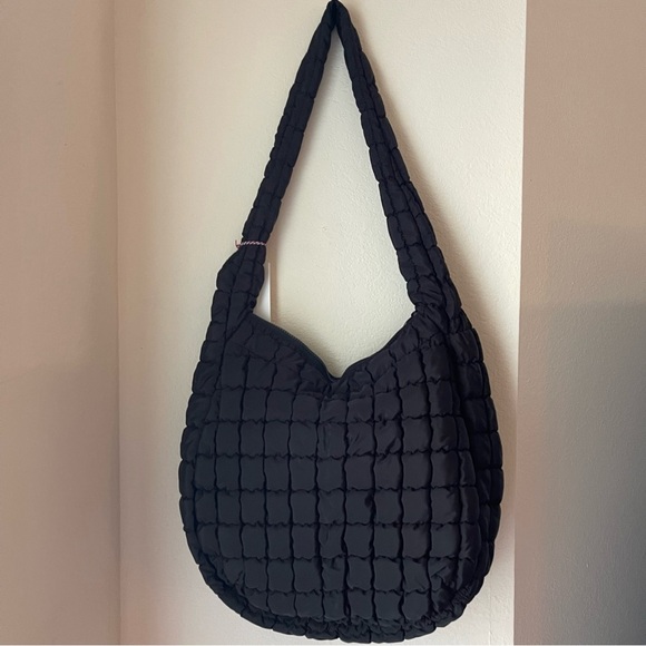 Urban Fit by Urban Expressions Quilted Puffer Leda Hobo Bag Black - Picture 3 of 12